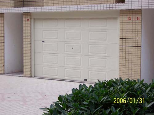 庭院翻版車庫門