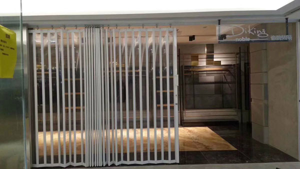 水晶折疊門(mén)生產(chǎn)安裝