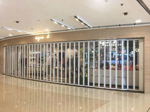 水晶折疊門安裝效果