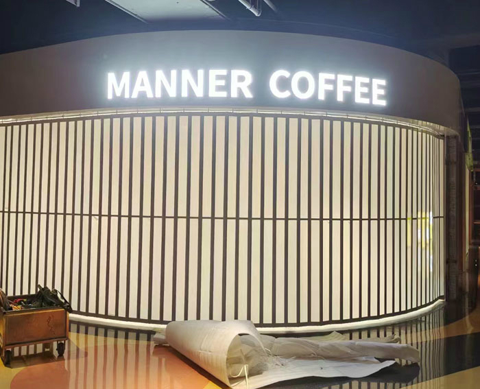 側向鋁合金水晶折疊門